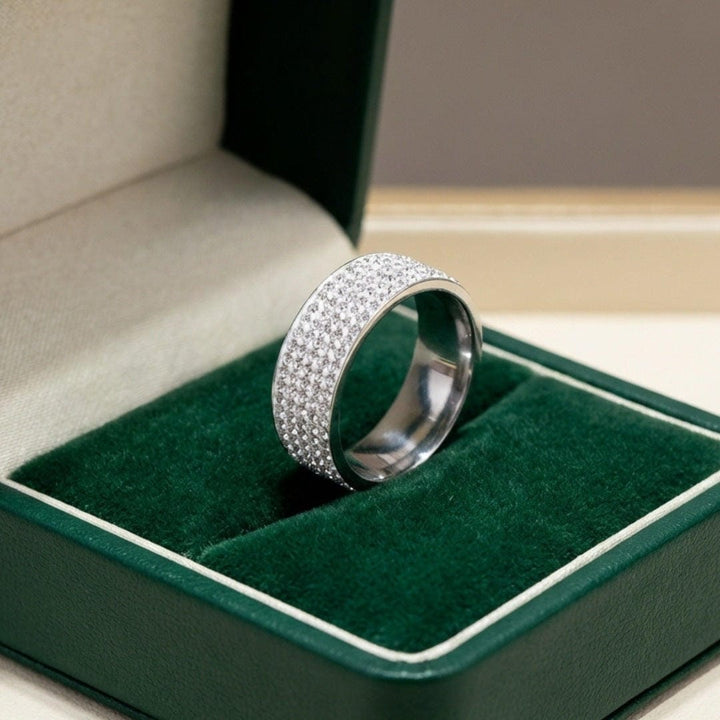 Pavelli | Crystal Band Ring