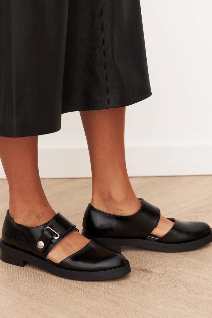 Margaret | Buckle Flats