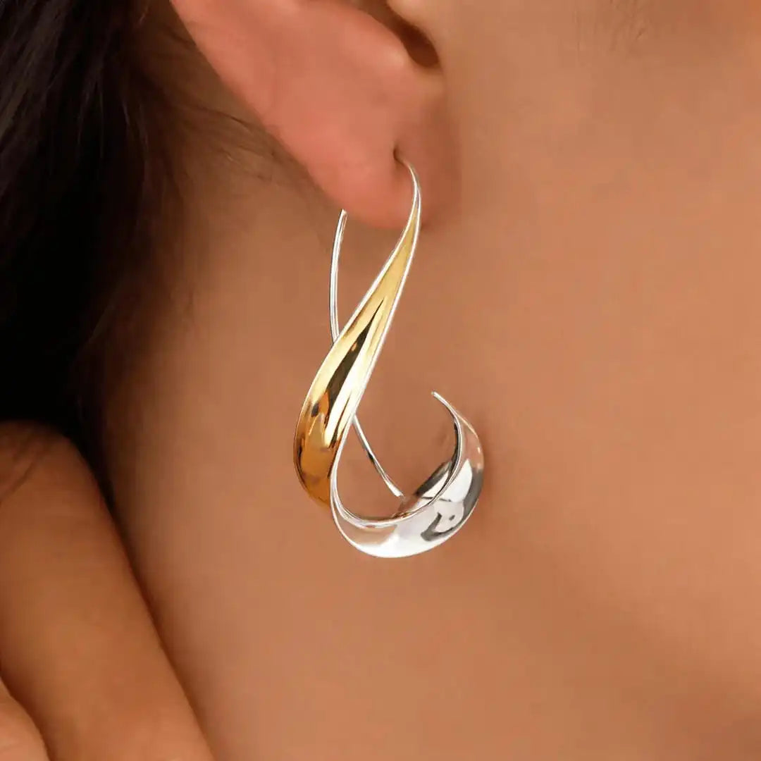 Refined | Timeless Gold Elegance Earrings