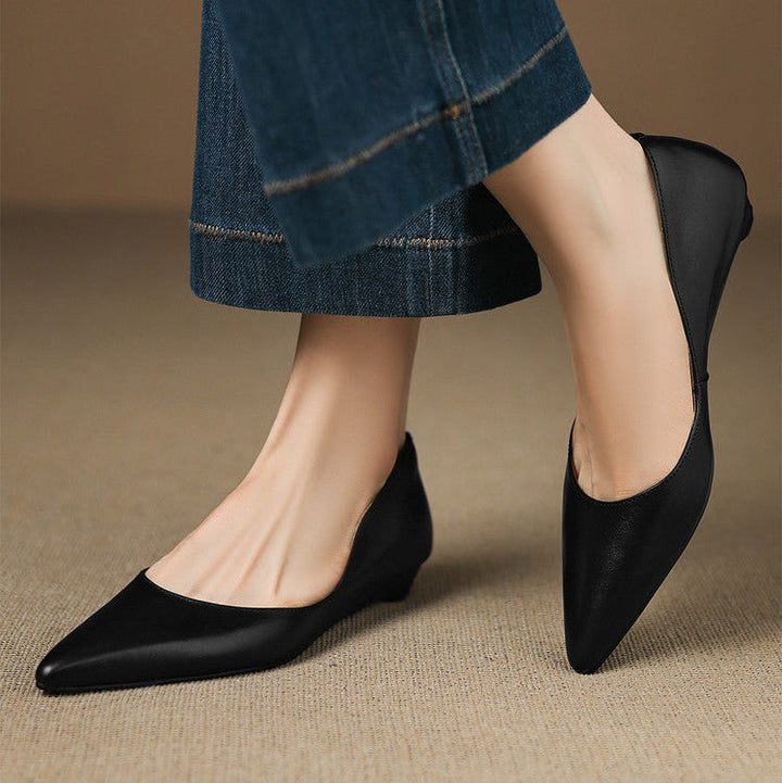 Arla | Pointed Toe Flats