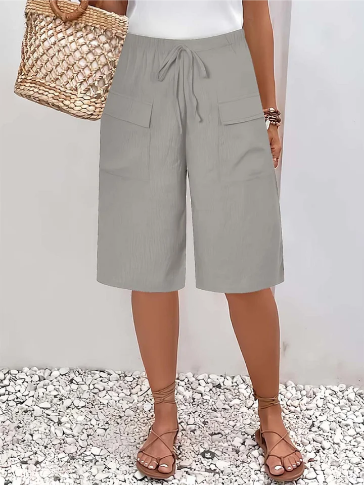 Lina | Everyday Shorts